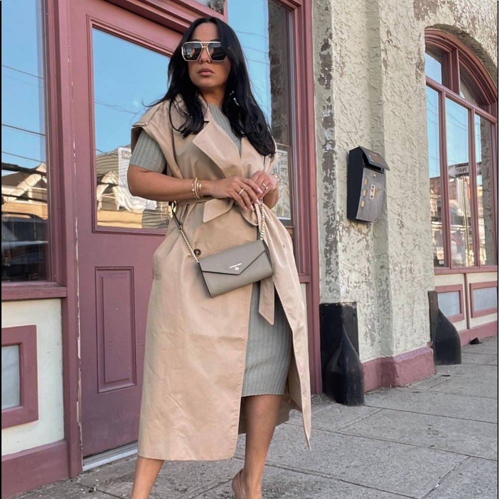 H&M Sleevless Trench Coat